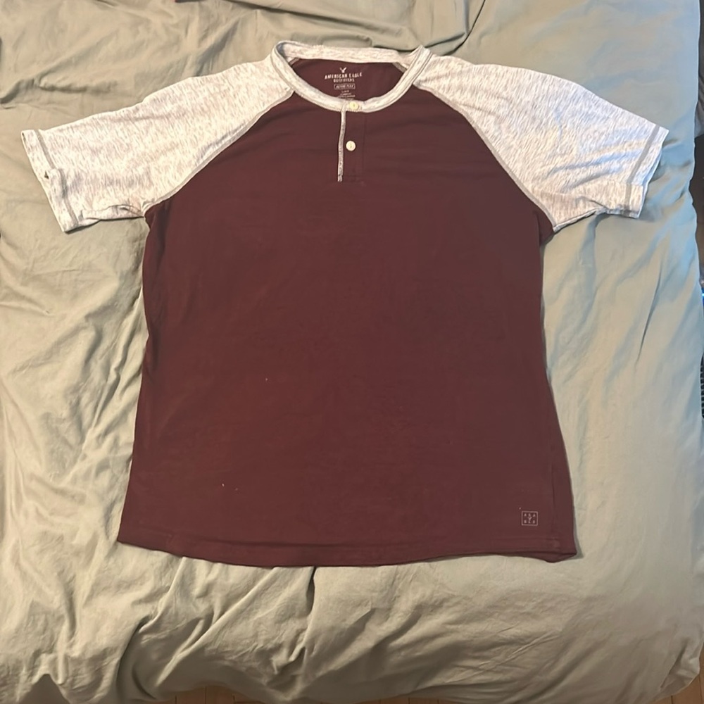 American Eagle Outfitters Red and Gray Raglan Tee